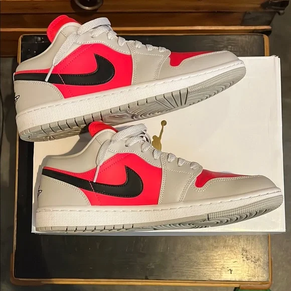 AIR JORDAN 1 LOW LT IRON ORE SIREN RED SIZE 9.5 MENS 11.5 WOMENS - Picture 4 of 14